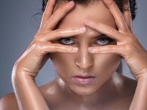 Pielęgnacja cery tłustej. Jak dbać o cerę tłustą?